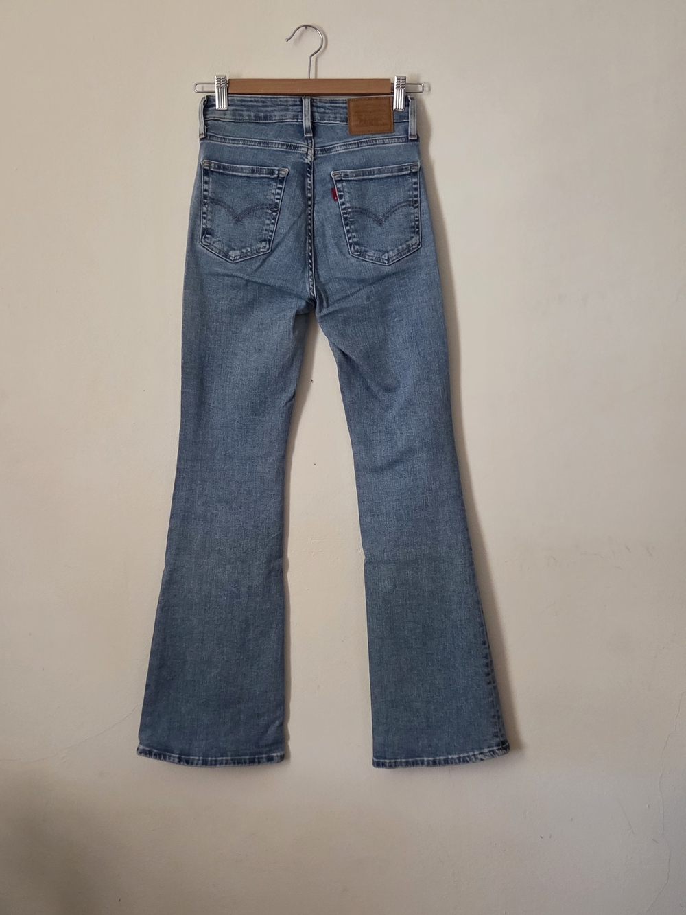 LEVI'S Flare Jeans - Picture 2 of 7